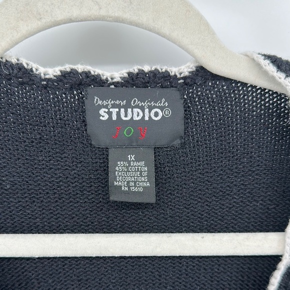 VTG Studio Black Christmas Cardigan with Festive Cardinal Design Sz 1X - Picture 6 of 11